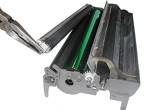 Instalacja elektrody ładującej PCR - OKI Okipage 14e