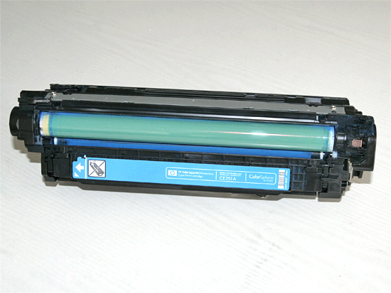 Widok kartridża HP 504A (CE 251A) do drukarki laserowej HP CLJ CP 3525