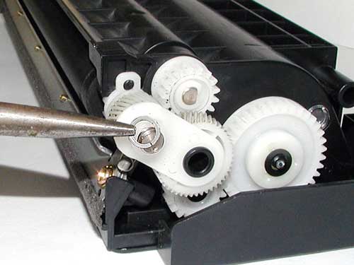Zdjęcie metalowej podkładki z osi wałka magnetycznego Mag Roller - Panasonic KX-P 7100
