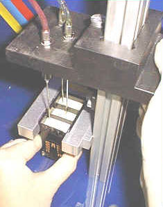 Napełnianie kartridża za pomocą strzykawki lub maszyny do napełniania kartridży